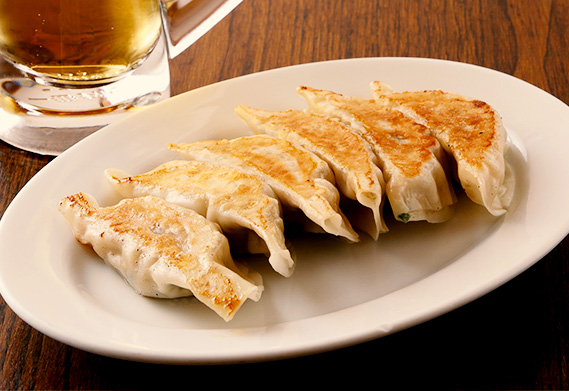 ビールと焼きギョーザ